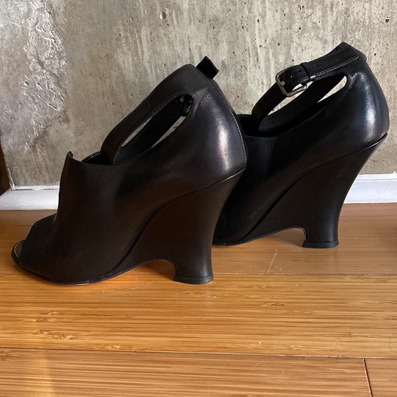 Miu Miu in sumptuous black, calfskin - Picture 3 of 4